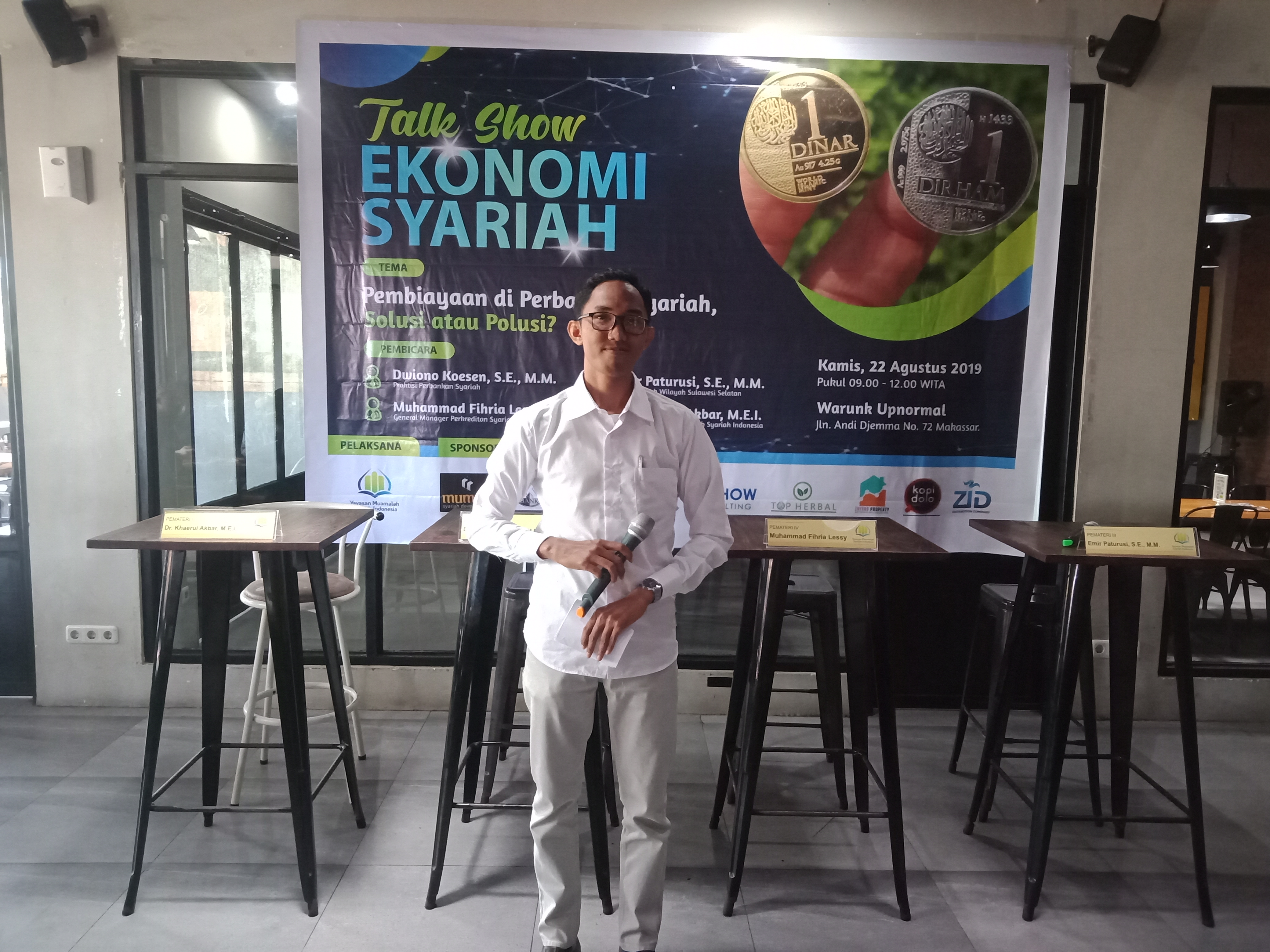 Moderator - Talkshow Ekonomi Syariah